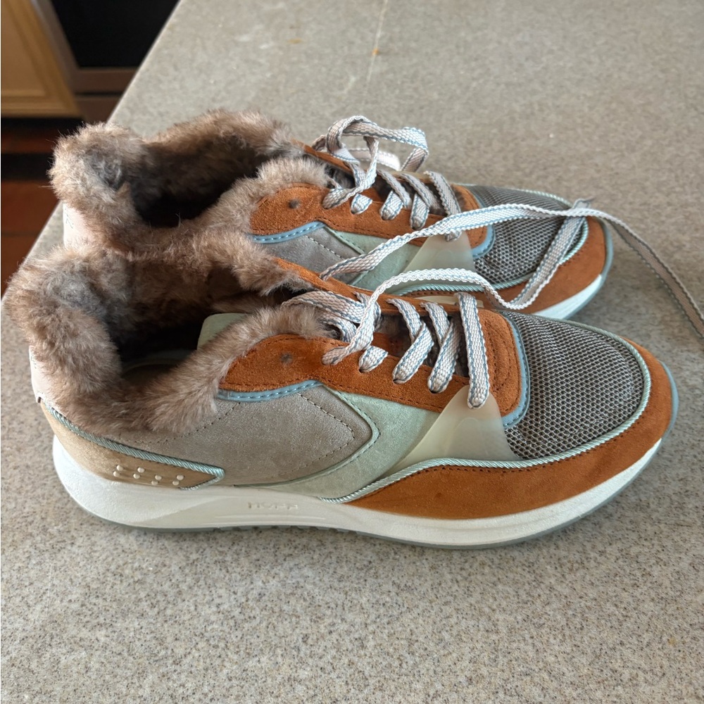 Hoff European fur lined sneakers size 41